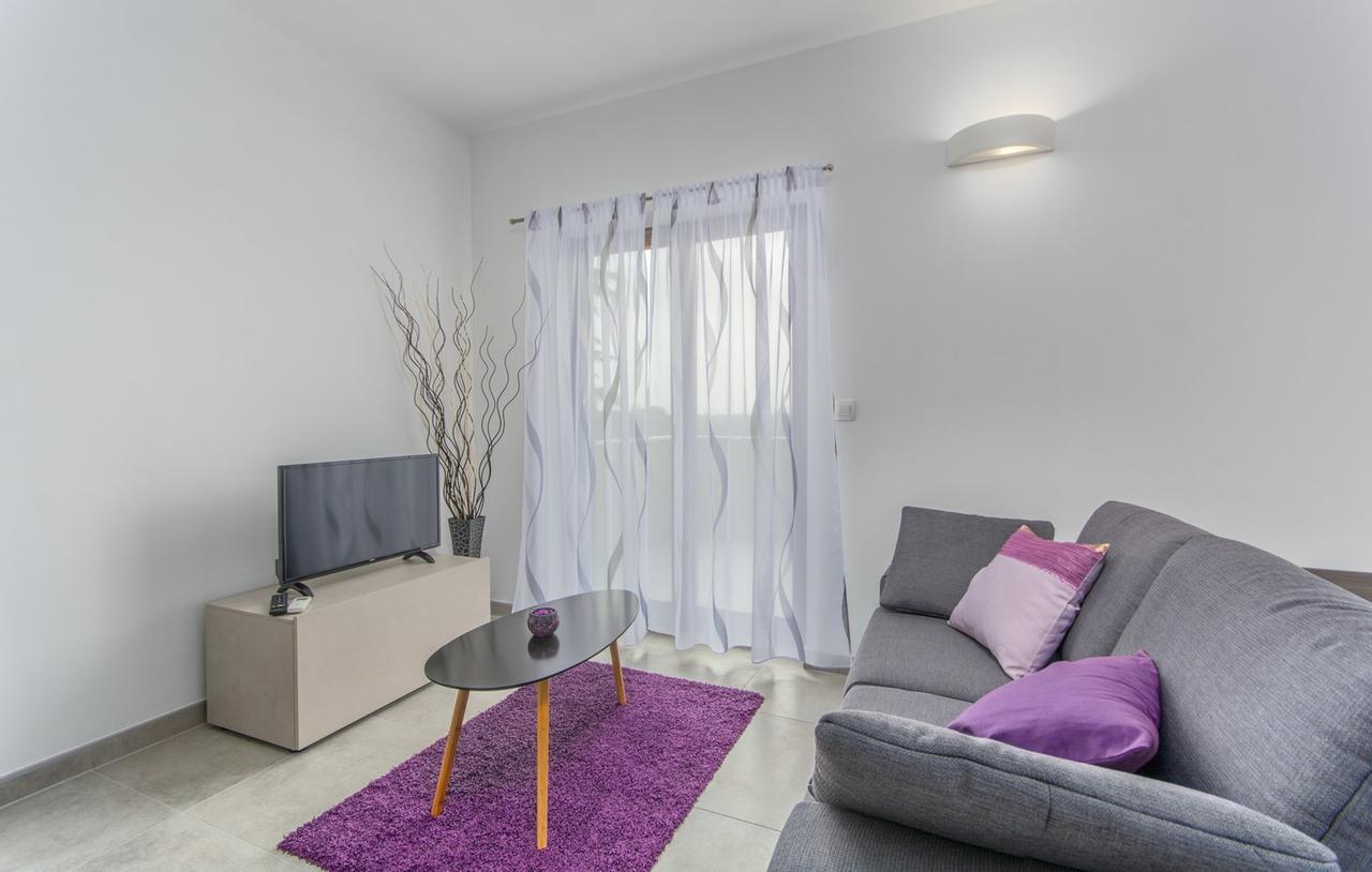 Apartments Katja Marčana エクステリア 写真